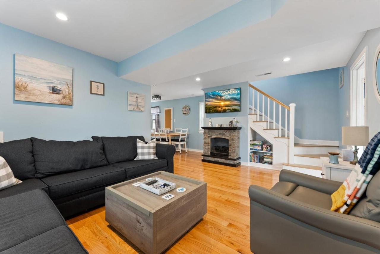 Newly Renovated 4 Bedroom Home Only 2 Blocks From The Beach! Wildwood Bagian luar foto