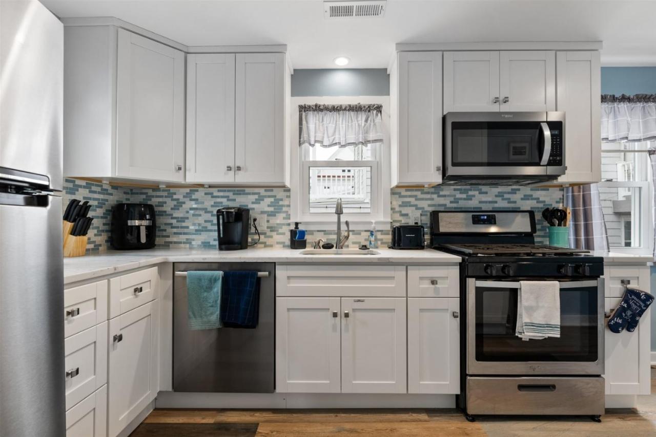 Newly Renovated 4 Bedroom Home Only 2 Blocks From The Beach! Wildwood Bagian luar foto