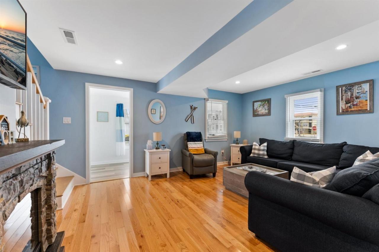 Newly Renovated 4 Bedroom Home Only 2 Blocks From The Beach! Wildwood Bagian luar foto