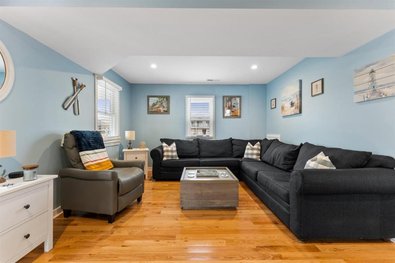 Newly Renovated 4 Bedroom Home Only 2 Blocks From The Beach! Wildwood Bagian luar foto