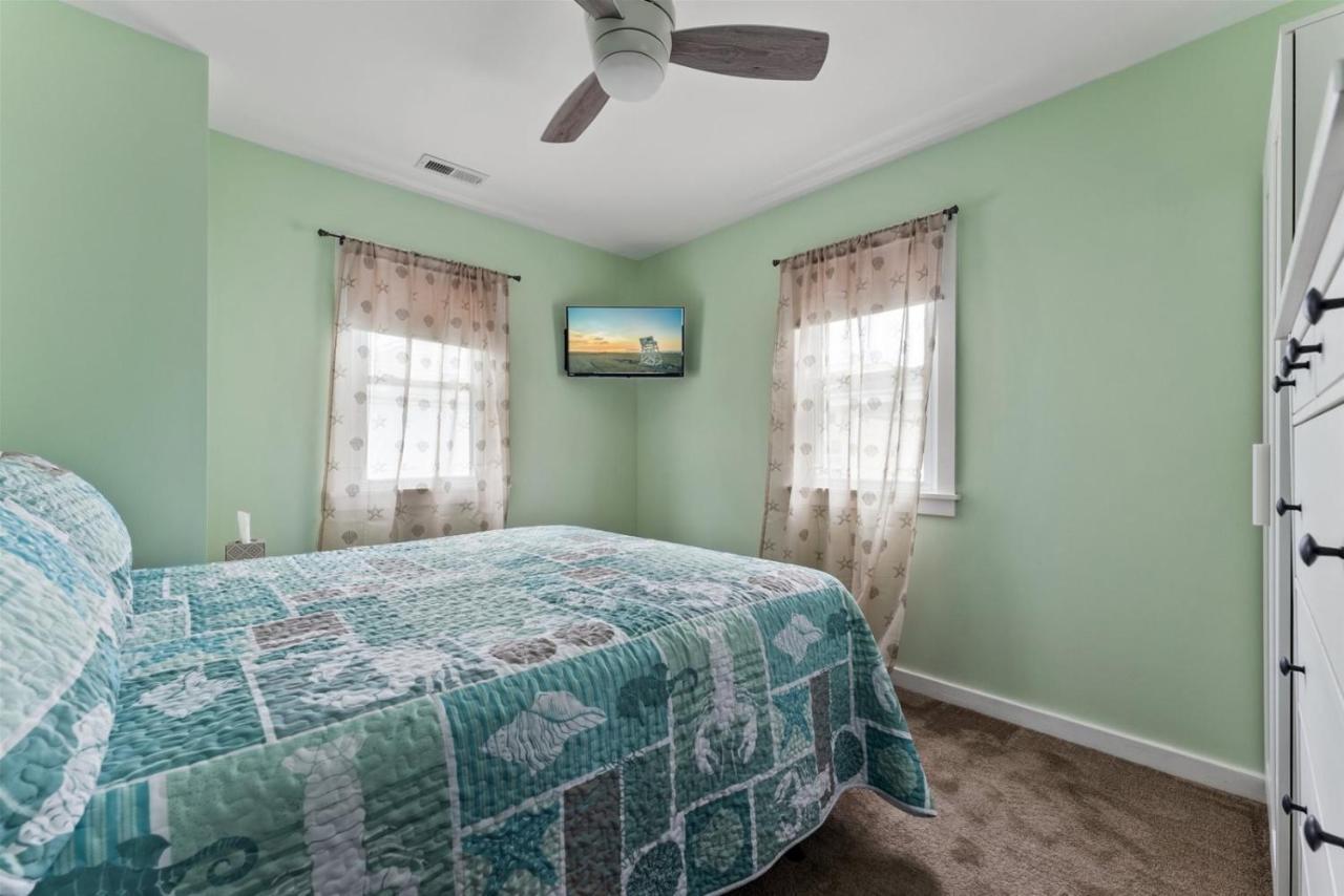 Newly Renovated 4 Bedroom Home Only 2 Blocks From The Beach! Wildwood Bagian luar foto