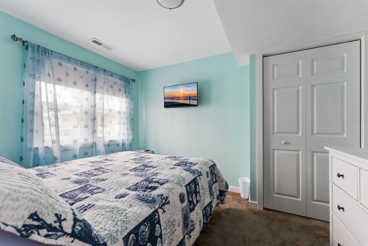 Newly Renovated 4 Bedroom Home Only 2 Blocks From The Beach! Wildwood Bagian luar foto