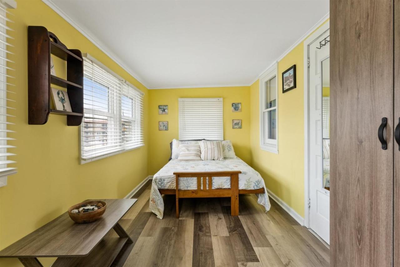 Newly Renovated 4 Bedroom Home Only 2 Blocks From The Beach! Wildwood Bagian luar foto