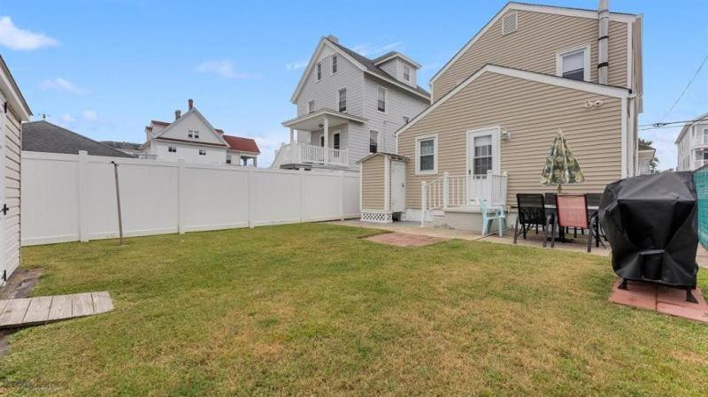 Newly Renovated 4 Bedroom Home Only 2 Blocks From The Beach! Wildwood Bagian luar foto